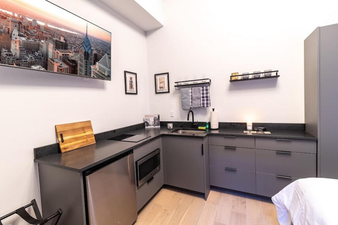 Thena Hotel - Cozy Studio Philadelphia Bagian luar foto